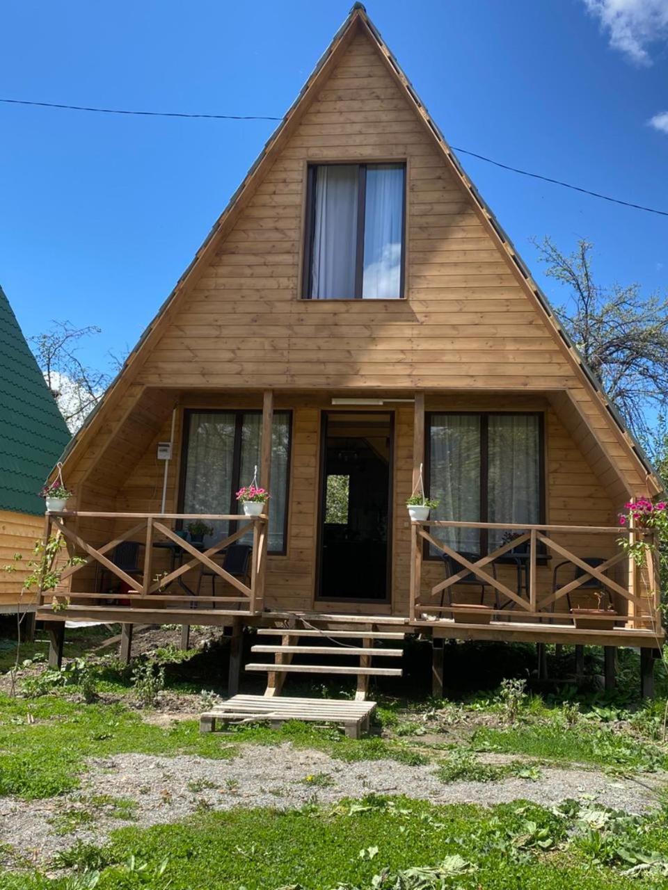 Guesthouse Venera Mestia Eksteriør bilde